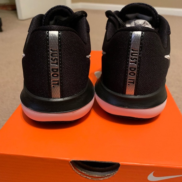 🔥NEW NIKE WOMENS - Picture 4 of 7